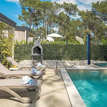 Premium Homes Santa Marina, Lanterna 5* بوريتش